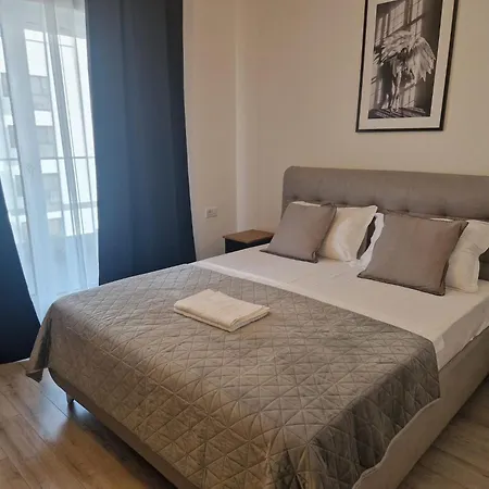 Apartment Satina With Private Parking & Self Check-in Craiova
