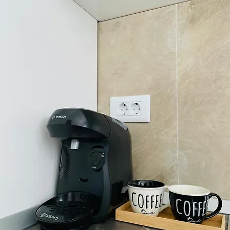 Satina With Private Parking & Self Check-in Apartment