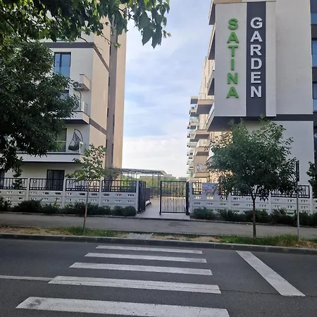 Satina With Private Parking & Self Check-in Apartment *